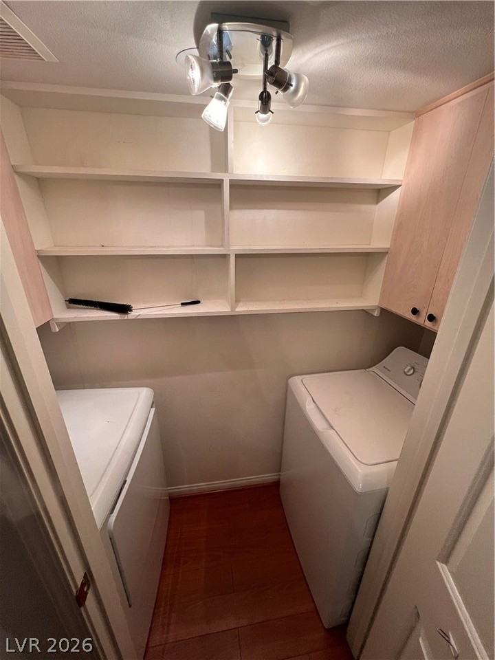 231 W Horizon Ridge Pkwy #1421 - Photo 7 of 14
