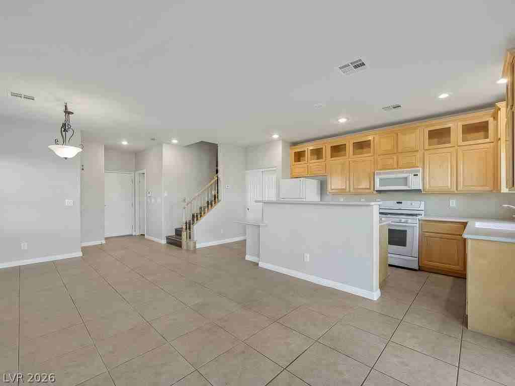 1087 Luna Eclipse Ln #3 - Photo 6 of 31