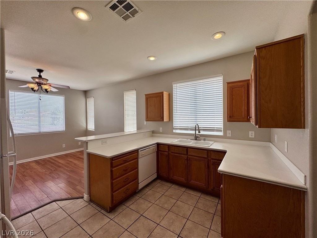 1720 Warrenville St - Photo 6 of 35