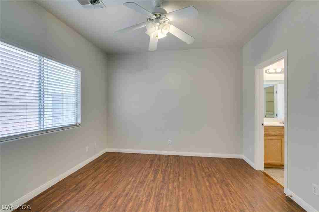 9911 Star Lake Ave - Photo 7 of 37