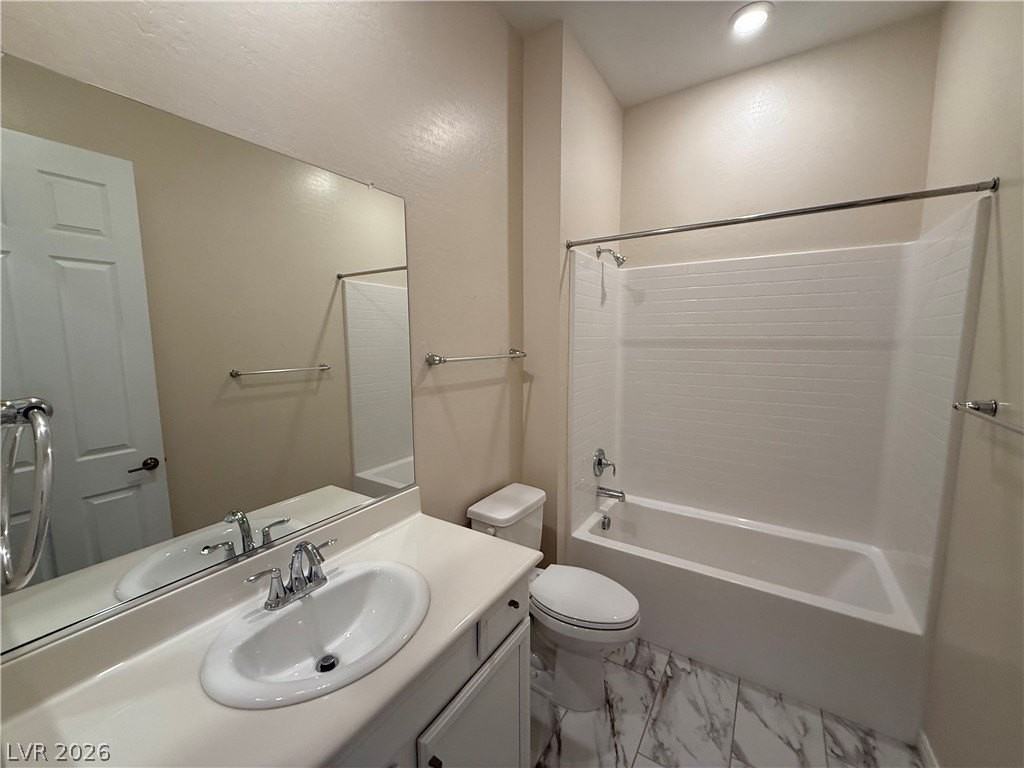 208 Bellini Peak Ave - Photo 7 of 10