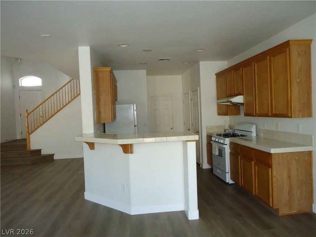 9228 Lowery Point Ct - Photo 4 of 21