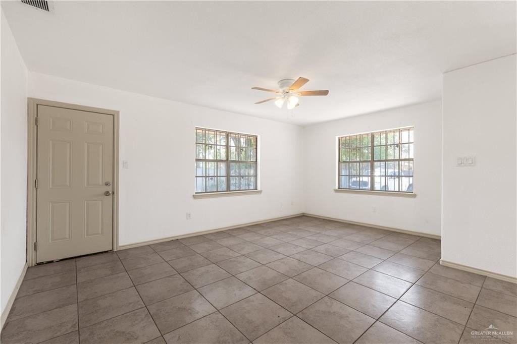 2804 Gumwood Ave - Photo 2 of 18