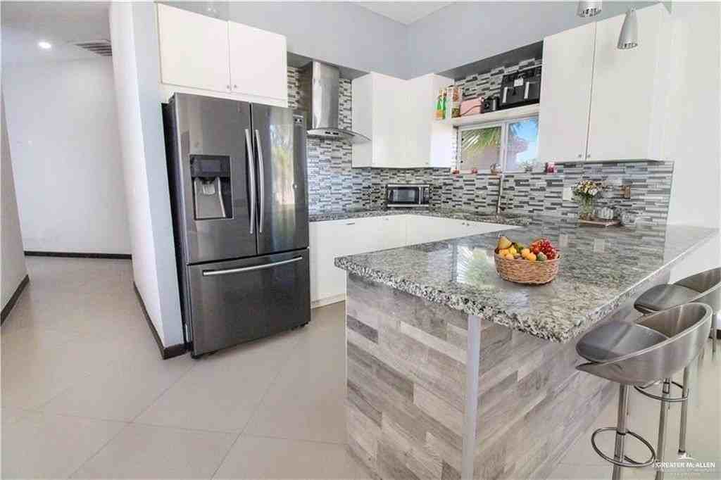 800 New Orleans Cir - Photo 2 of 16