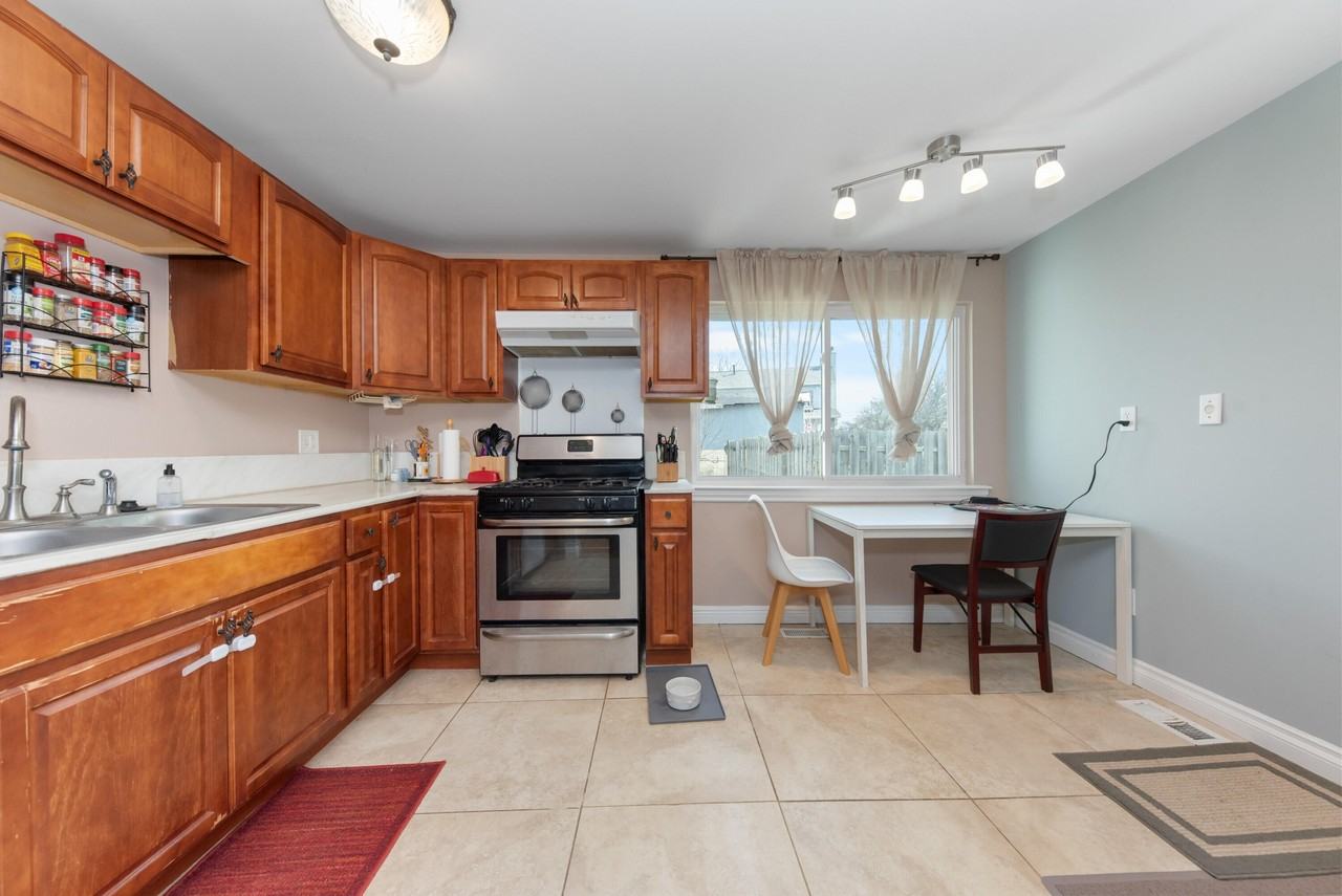 2 Faust Ct - Photo 2 of 31