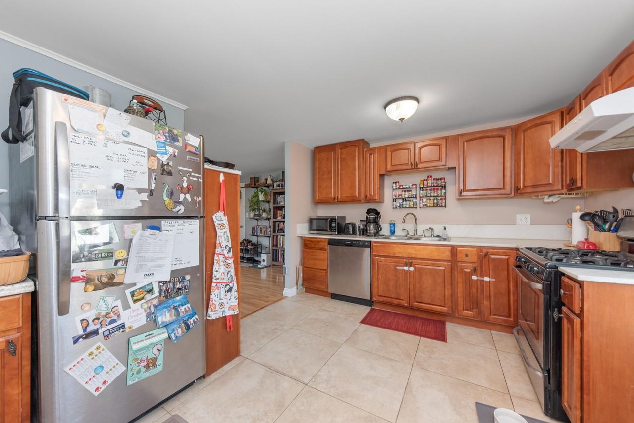 2 Faust Ct - Photo 3 of 31