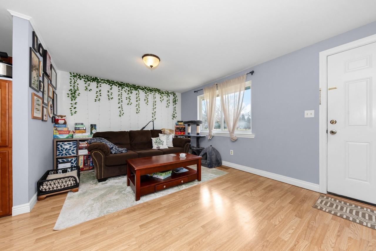 2 Faust Ct - Photo 5 of 31