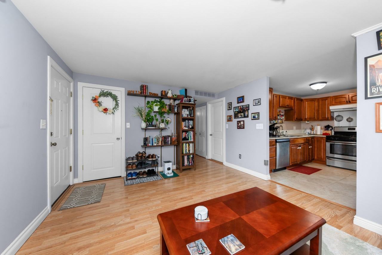 2 Faust Ct - Photo 6 of 31