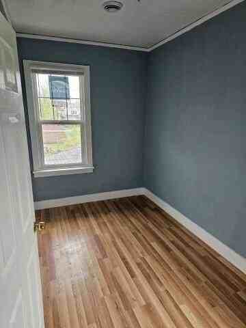 2417 W Grand St - Photo 2 of 9