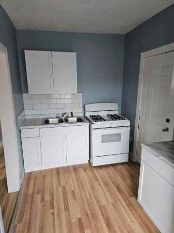 2417 W Grand St - Photo 3 of 9
