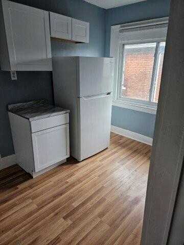 2417 W Grand St - Photo 4 of 9