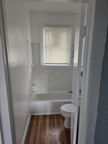 2417 W Grand St - Photo 7 of 9