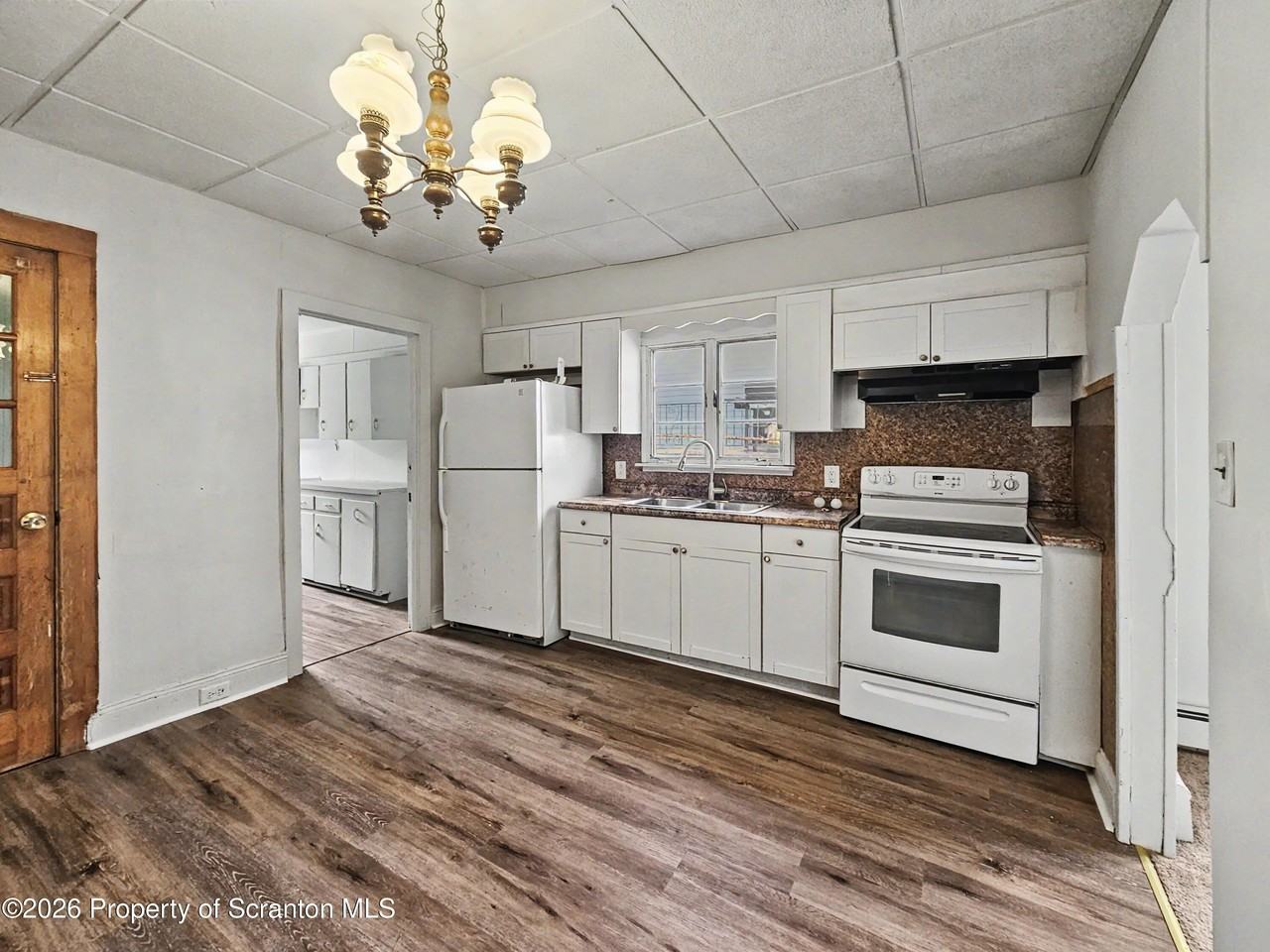 949 Carmalt St - Photo 2 of 12