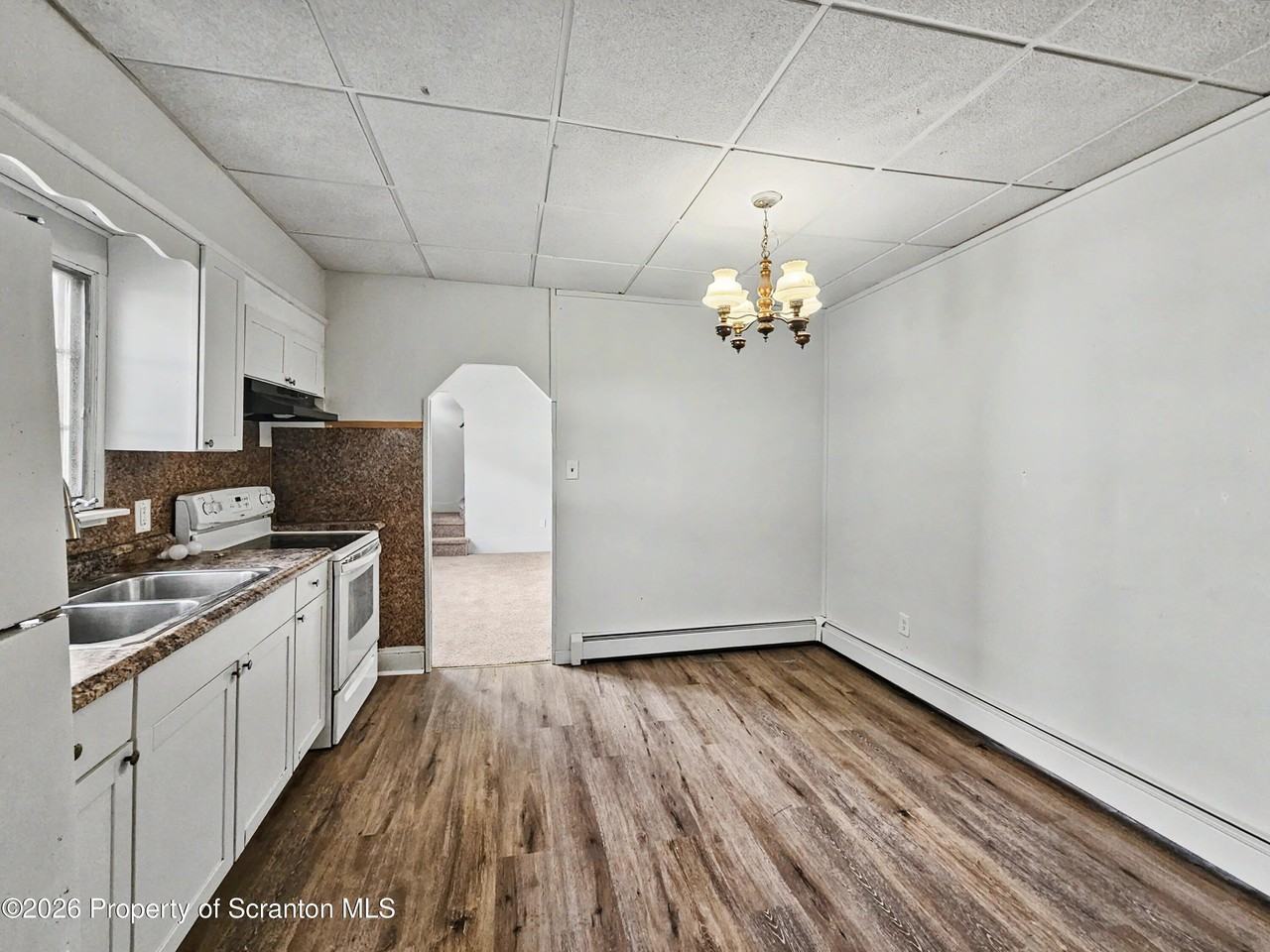 949 Carmalt St - Photo 3 of 12