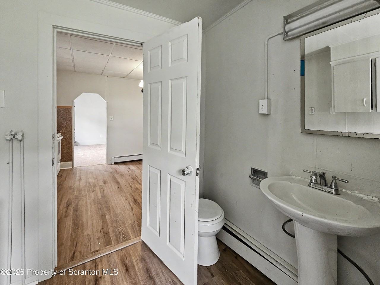 949 Carmalt St - Photo 5 of 12