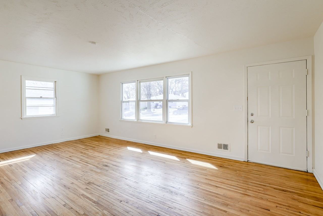 4623 N 55th St #1 - Photo 2 of 25