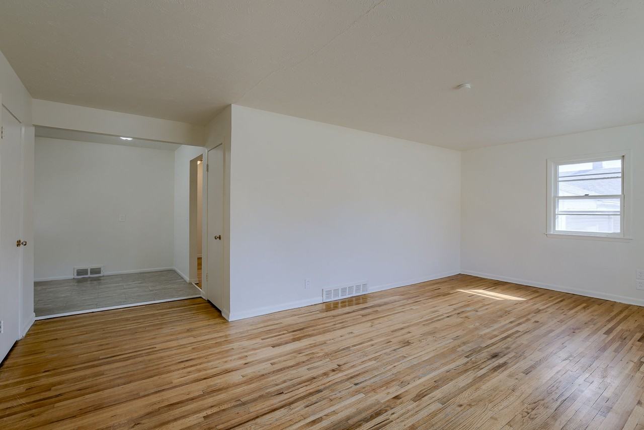 4623 N 55th St #1 - Photo 5 of 25