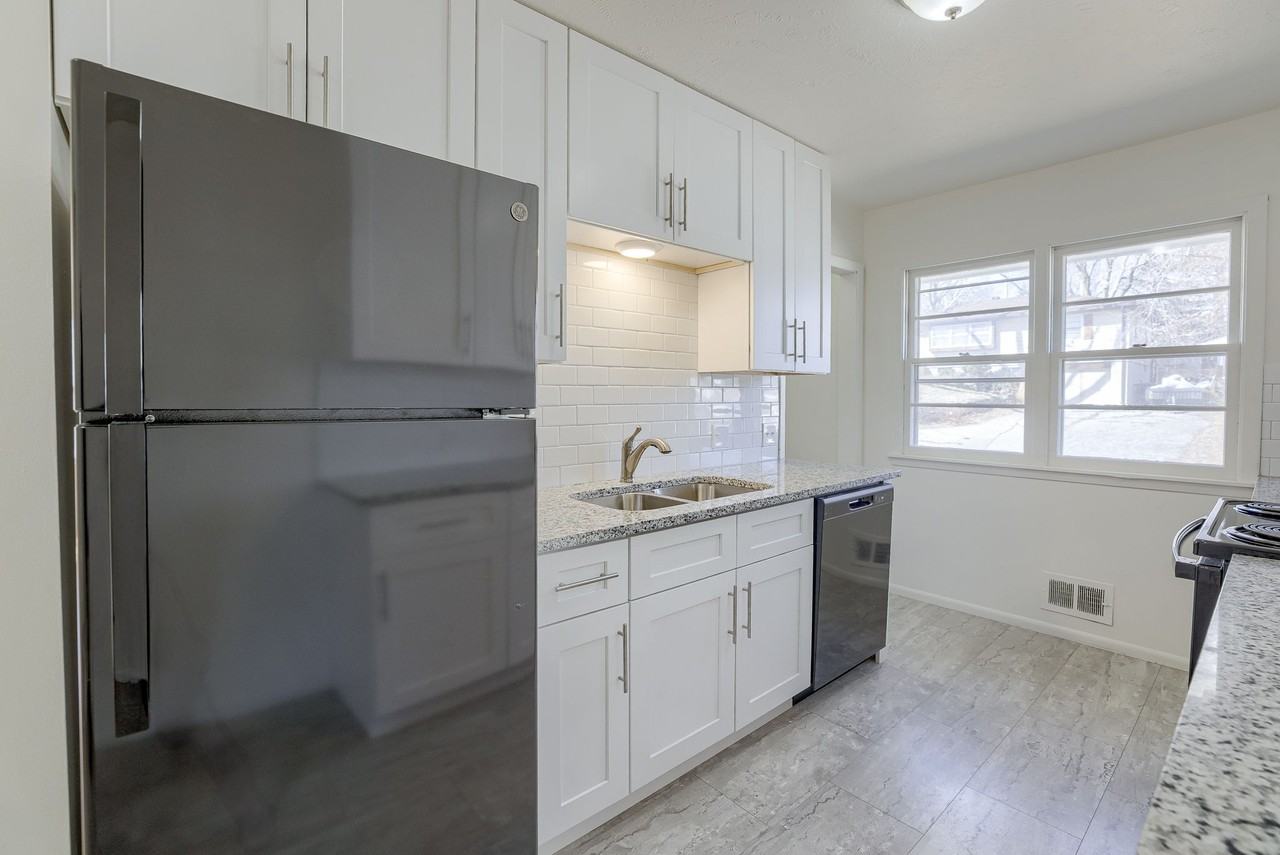 4623 N 55th St #1 - Photo 6 of 25