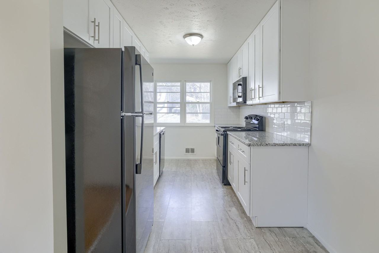 4623 N 55th St #1 - Photo 7 of 25