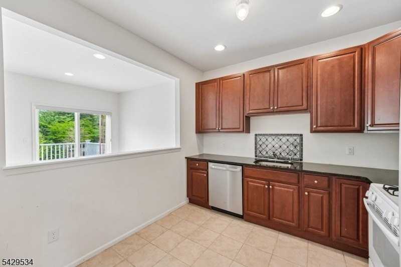 26 Decroce Ct #26 - Photo 7 of 24
