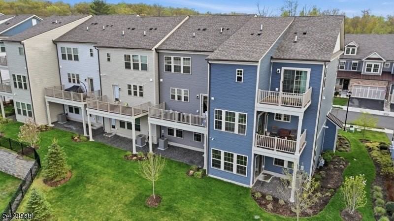 19 Dahlia Dr - Photo 4 of 50