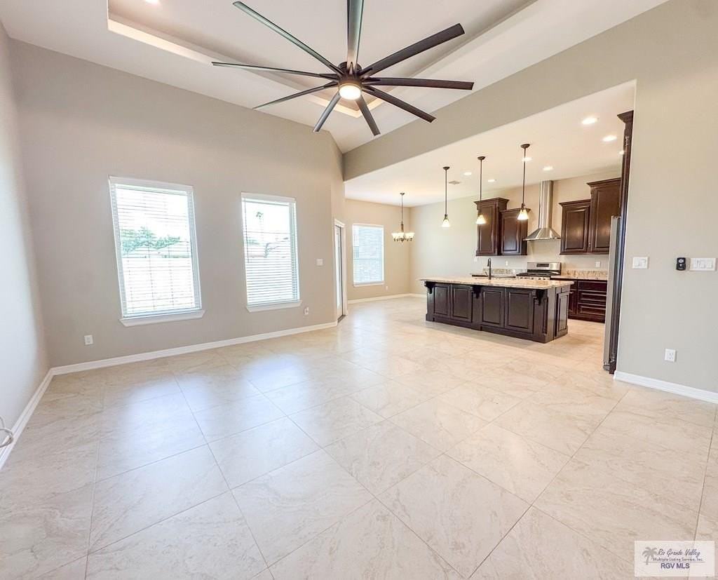 814 Knotty Pine Ln - Photo 3 of 24