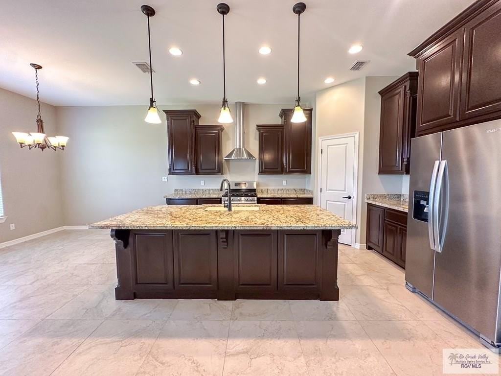 814 Knotty Pine Ln - Photo 5 of 24