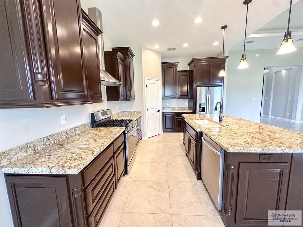 814 Knotty Pine Ln - Photo 7 of 24