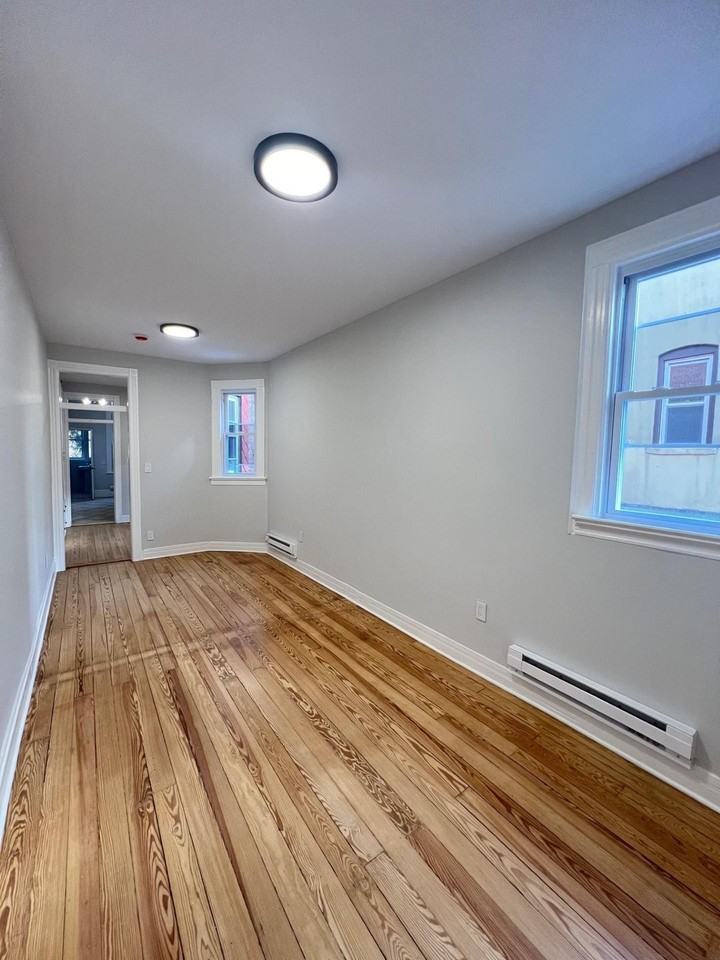 492 Monmouth St #2R - Photo 7 of 20