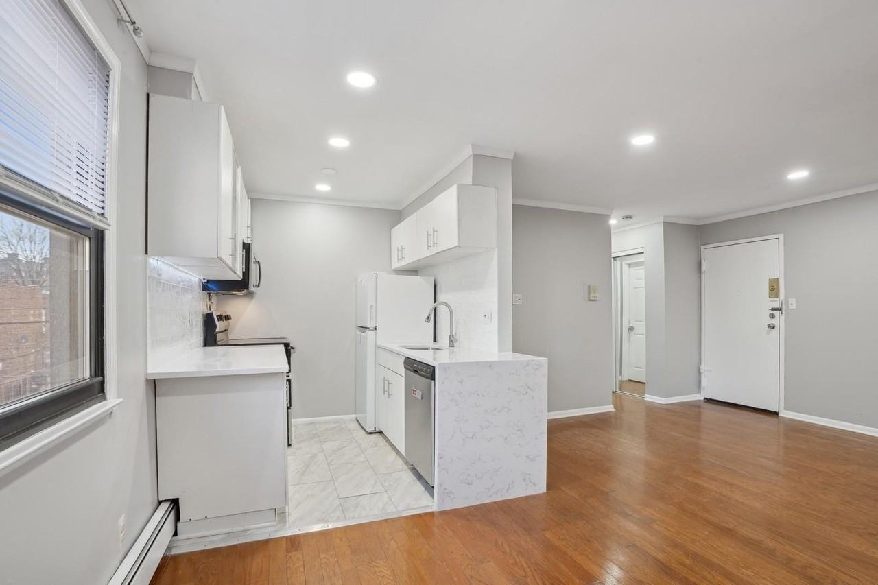 56 68th St #7 - Photo 5 of 23