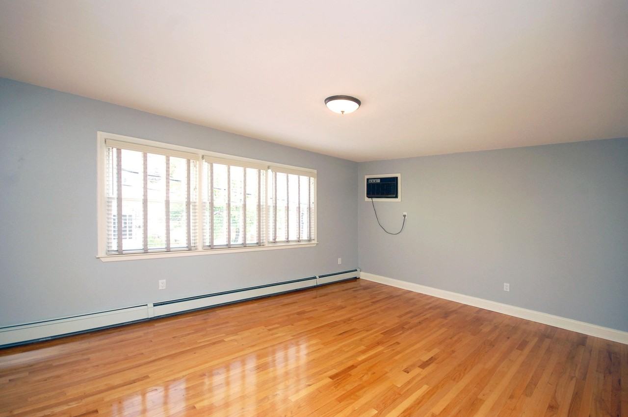 599 Liberty Ave #2 - Photo 4 of 22