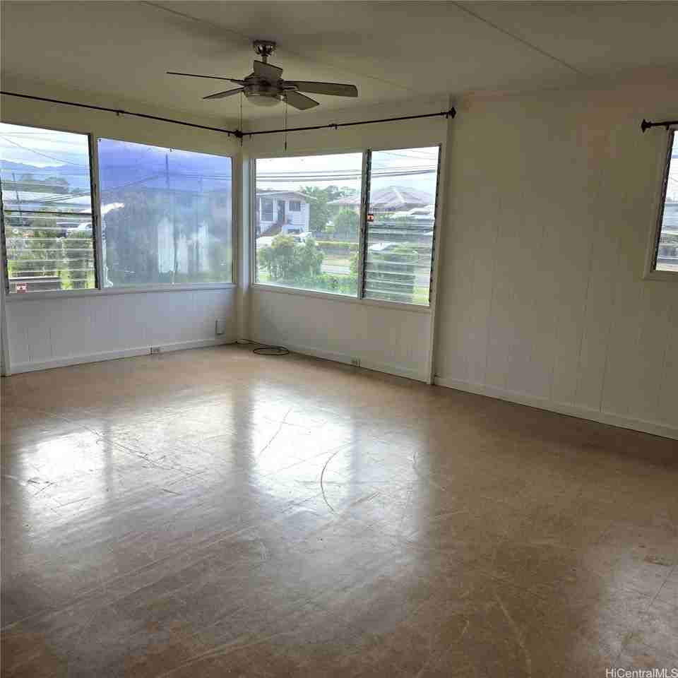 199 California Ave - Photo 4 of 16