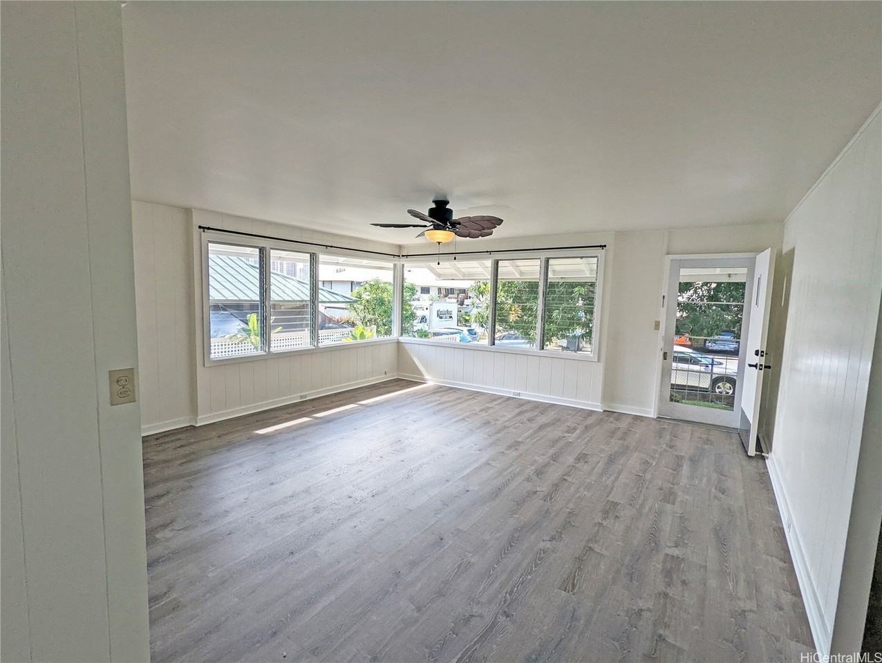 3153 Kaunaoa St - Photo 5 of 17