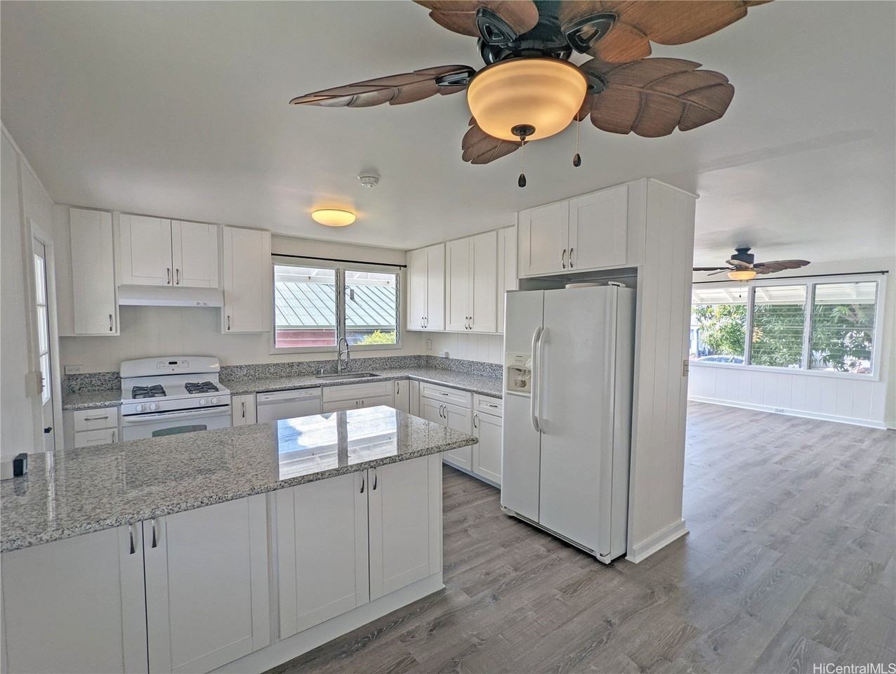 3153 Kaunaoa St - Photo 6 of 17