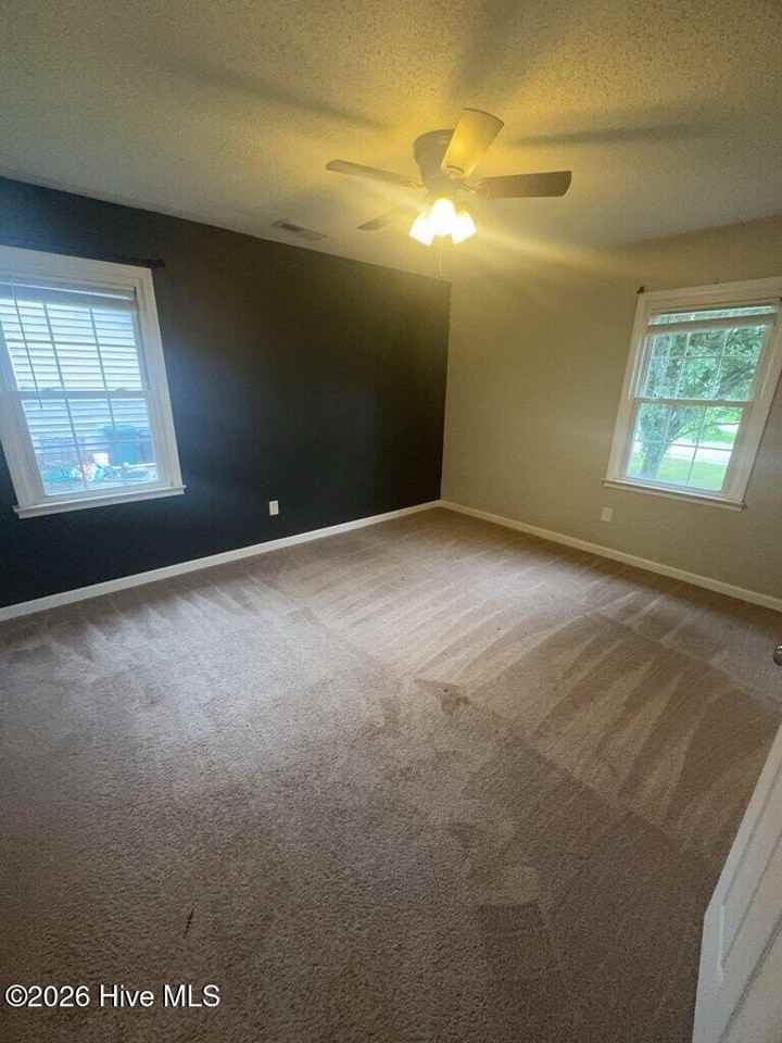 710 Stonewall Ave - Photo 5 of 12