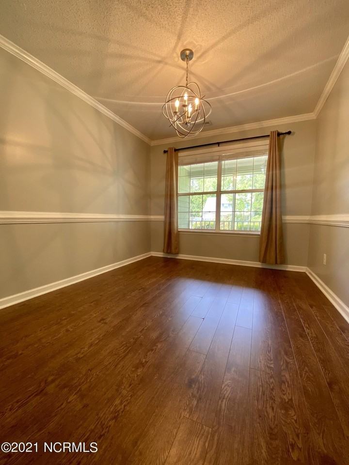 304 Audubon Dr - Photo 2 of 23