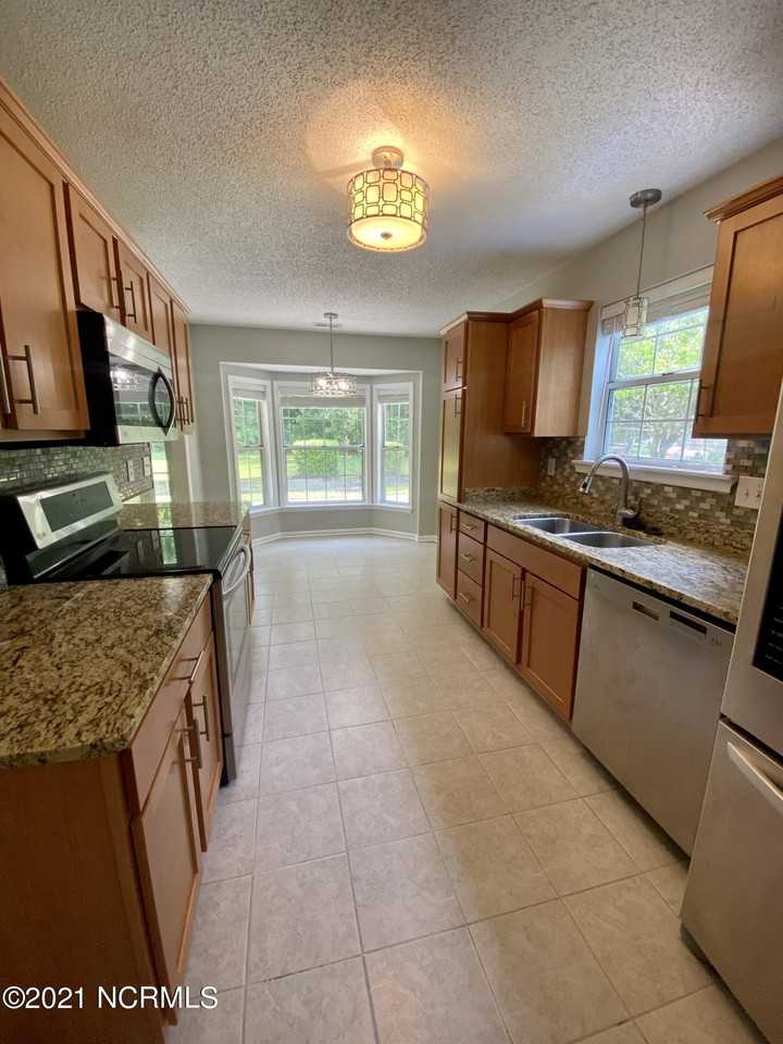 304 Audubon Dr - Photo 6 of 23