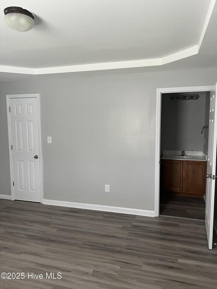 119 Sparkling Brook Way - Photo 3 of 21