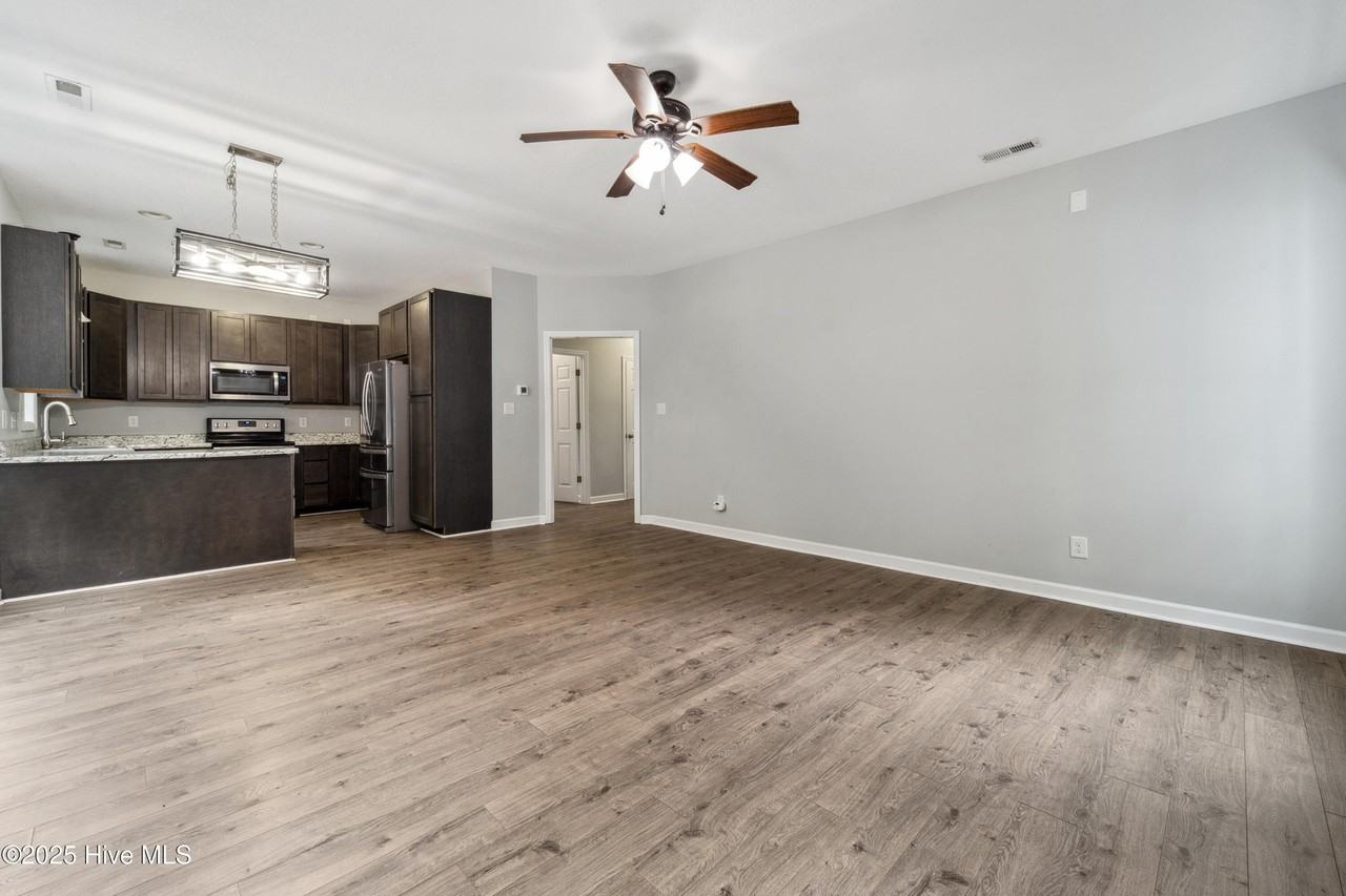 138 Briar Hollow Dr - Photo 5 of 22