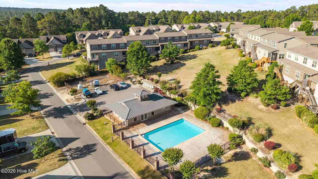 108 Cypress Cir - Photo 3 of 45