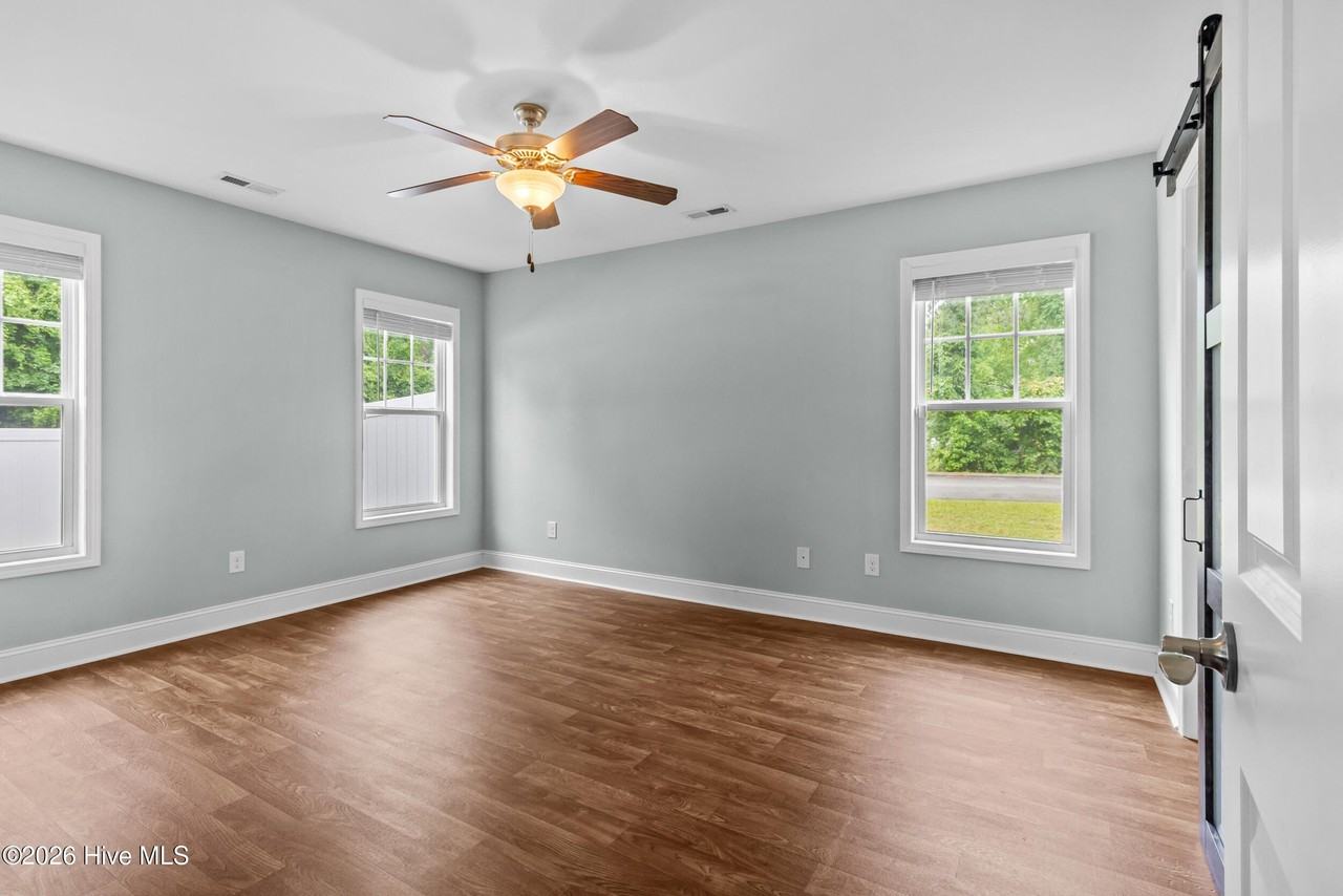 100 Catfish Ct - Photo 7 of 29