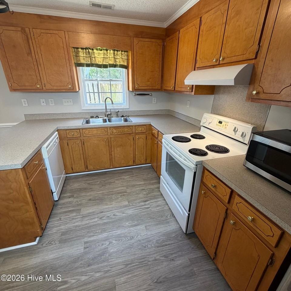 2345 Vineyard Dr #E5 - Photo 4 of 13