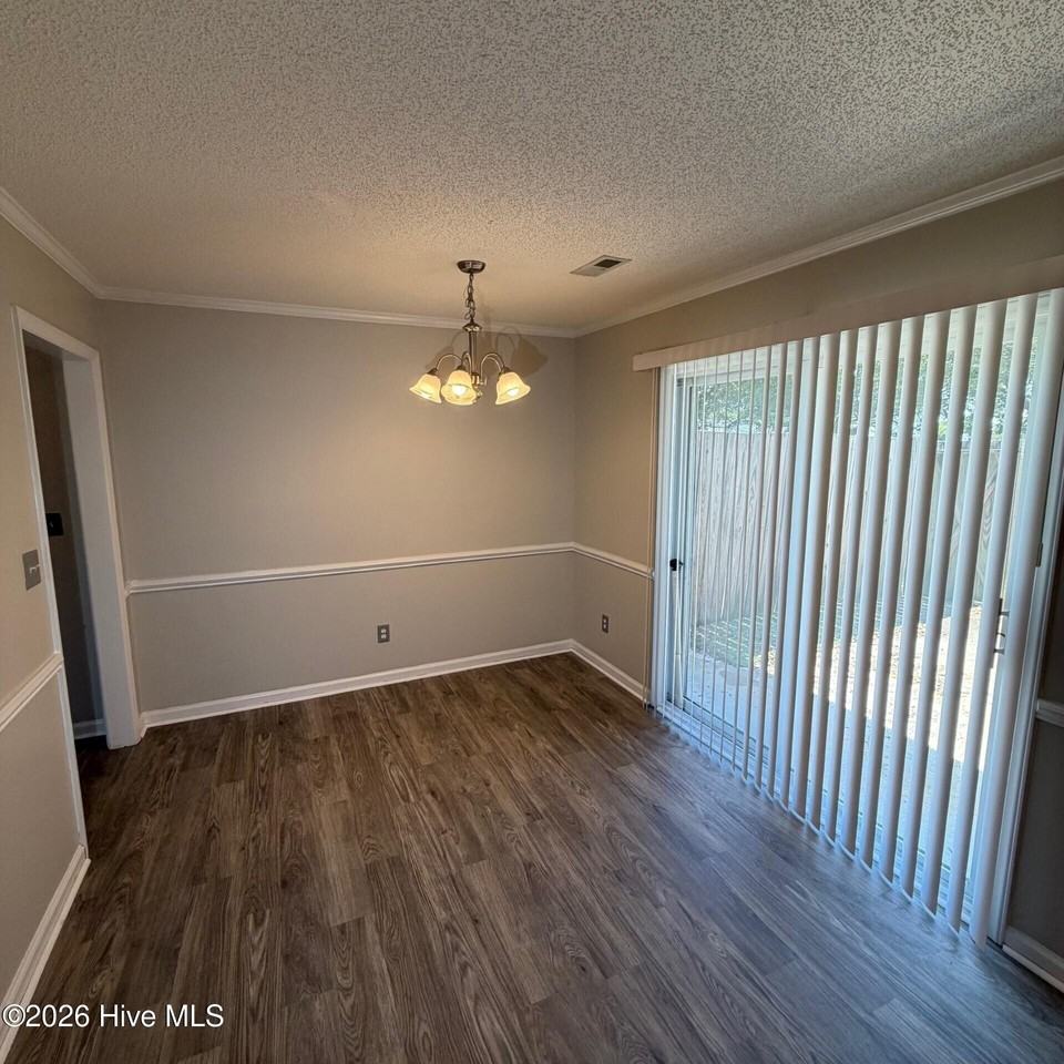2345 Vineyard Dr #E5 - Photo 5 of 13