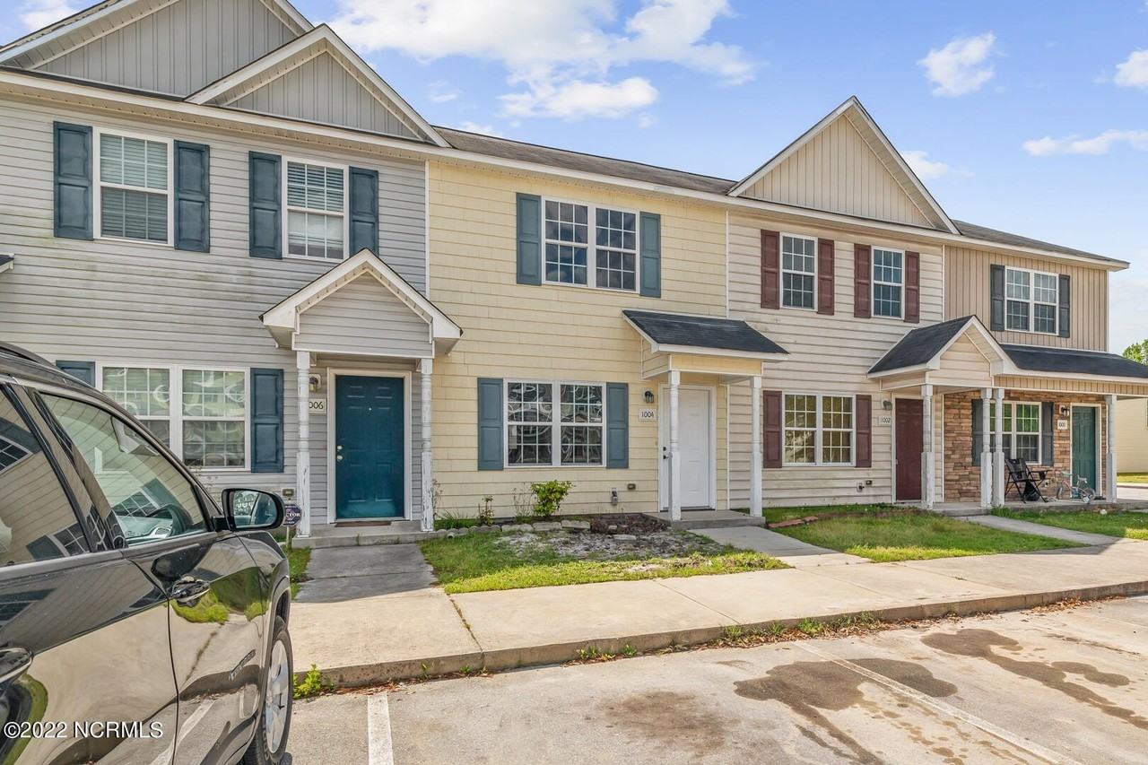 1004 Banister Loop - Photo 2 of 27