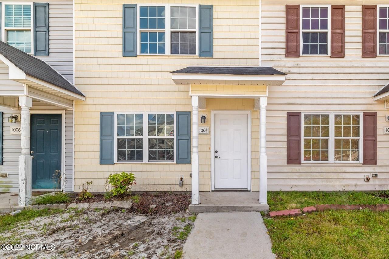 1004 Banister Loop - Photo 4 of 27
