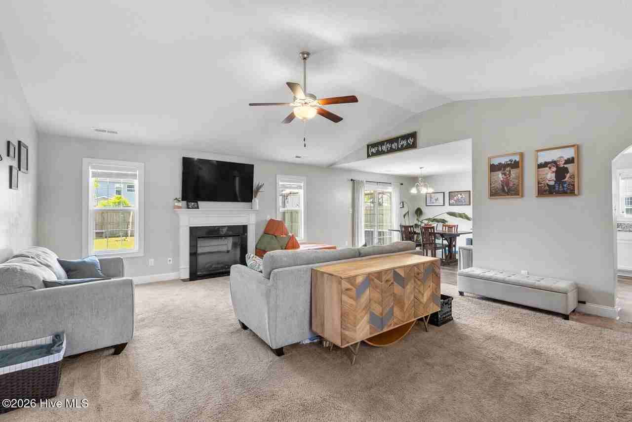 198 Moonstone Ct - Photo 5 of 26