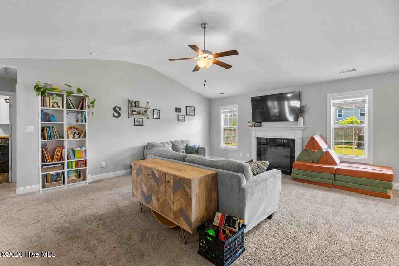 198 Moonstone Ct - Photo 6 of 26
