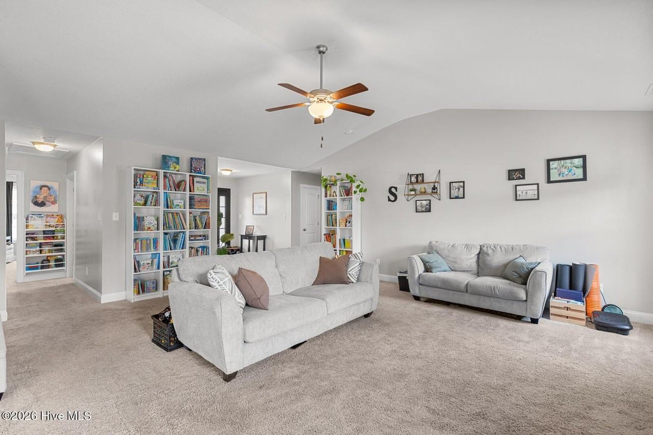 198 Moonstone Ct - Photo 7 of 26