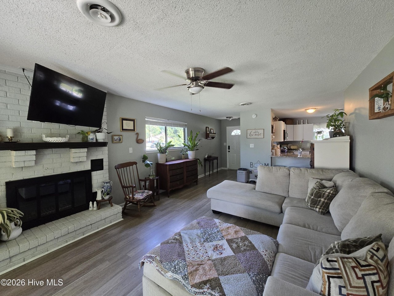 504 Dennis Rd - Photo 5 of 20