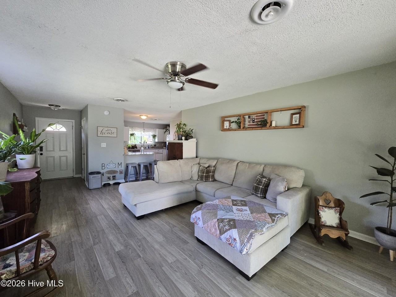 504 Dennis Rd - Photo 6 of 20